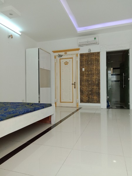 Nguyên tầng 50m đầy đủ tiện nghi 50 ngay trung tâm Q4 Ở được 5-6 người