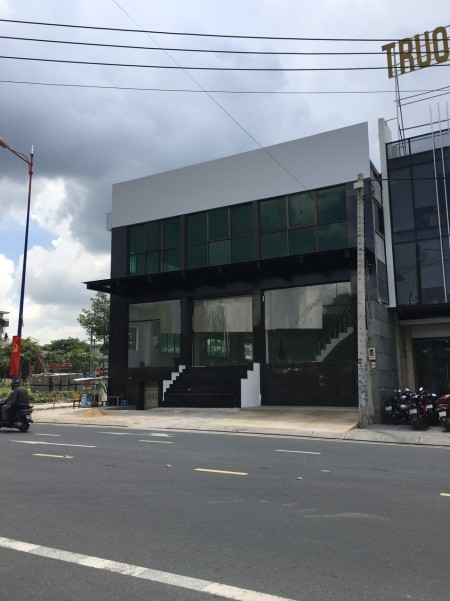 Mặt Tiền dt: 12 x 17 trống suốt toàn bộ Nguyễn Duy Trinh