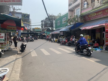 Mặt bằng cho thuê ngay chợ trường học thông Nguyễn Văn Linh