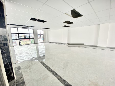 Cho thuê tòa nhà mới xây MT đường Nguễn Phúc Nguyên, Phường 10 Quận 3 - 10x30m có hầm lửng 5 lầu thang máy (có thể thuê riêng tầng)