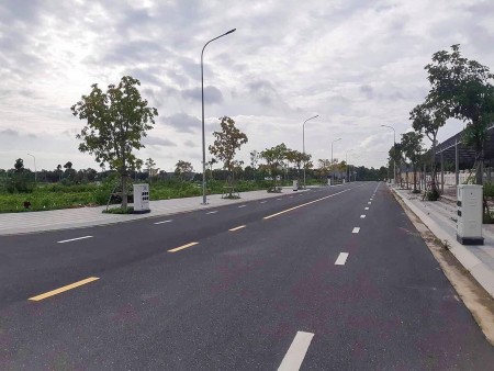 Bán 2 lô đất liền kề mặt tiền đường DT52 trung tâm thị trấn đất đỏ, sổ hồng riêng công chứng nhanh