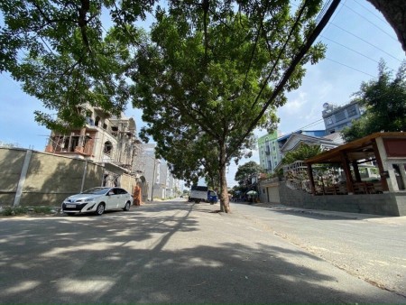 HÀNG ĐẦU TƯ vị trí đẹp góc 3 mặt tiền, hẻm 76 Lê Văn Chí, dt 95m2