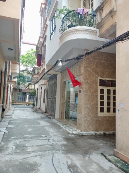 Bán nhà Mai Dịch siêu hot, 30 m2, 3 thoáng, phân lô, 4 tầng tuyệt đẹp, 3.95 tỷ.