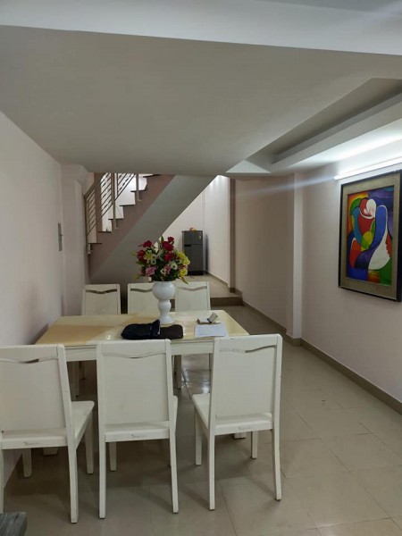 Bán nhà phố Nguyễn Sơn,10.5 tỷ, 99,5 m2, 4 tầng, 5x20m, Hướng Tây Nam, sổ phân lô vuông đét.