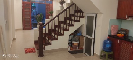 Bán nhà riêng ngõ đường Lạc Long Quân, DT 43m2, mặt tiền 4m giá 6.15 tỷ