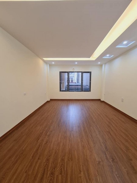 SIÊU HIẾM!! Bán Nhà Định Công 32m2x5T, Mói Koong, Gần Ô Tô, Ngõ Đẹp, MT 4.5m Chỉ 2.8 Tỷ