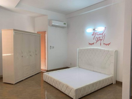 Bán nhà Lê Quang Định Q. Gò Vấp hẻm xe hơi, 3 tầng 50m2 giá cực hiếm chỉ 5.7 tỉ