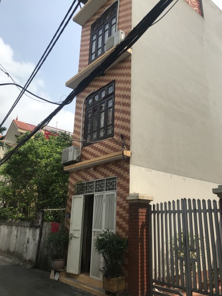 Bán nhà 4 tầng phố Bắc Cầu, Long Biên giá 2,3 tỷ