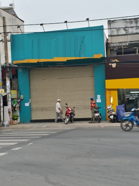 Nguyễn Thị Minh Khai mt Q1 trống suốt cấp 4