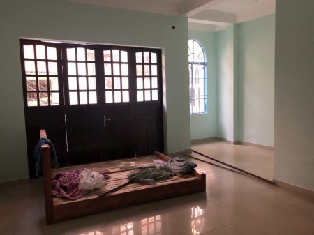 Cho thuê nhà nguyên căn đường Nguyễn Cảnh Di Phường 4 Tân Bình - trệt 3 lầu có 6 phòng (nhà như hình)