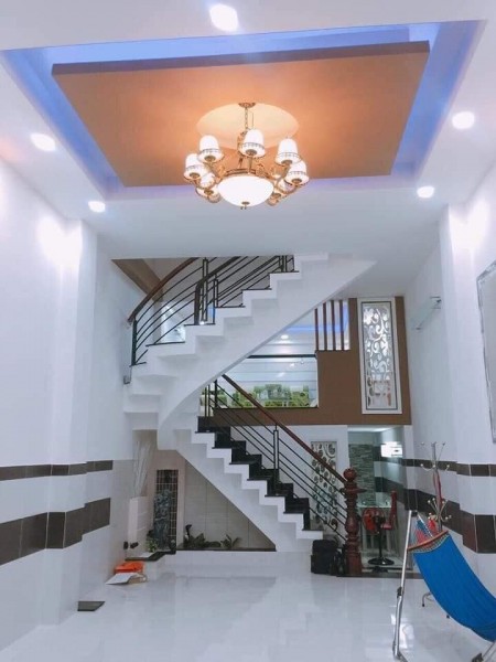 Bán nhà mới đẹp, đúc 2 tầng, Phạm Văn Chiêu, dt 50m2, giá 3.18 tỷ