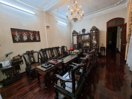 Siêu phẩm mặt phố Cầu Giấy 100m, 4 tầng. ô tô dừng đỗ, kinh doanh đỉnh, Chỉ hơn 10 tỷ.