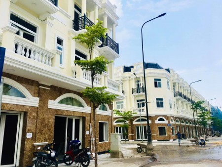 Bán nhà mặt tiền Tp.Dĩ An DTSD 172m2 3 tầng, Giá cực tốt