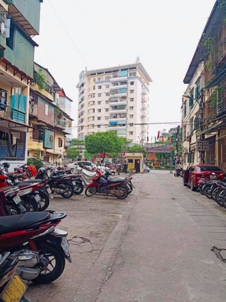 Đất phân lô Trung Kính, cách mặt phố 50m, 3 thoáng, DT 62m cực hợp xây CCMN, Nhỉnh 5 tỷ