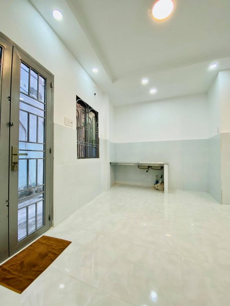 Gấp bán nhà Ngã Tư Hàng Xanh 50m2 giá 6.5 tỷ