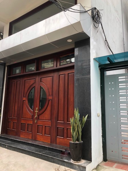 Cần bán căn nhà sát mặt phố Bạch Mai