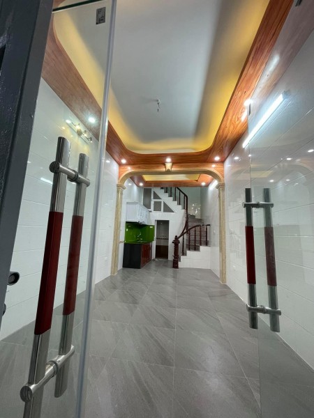 Chỉ Hơn 2 Tỷ Có Luôn Nhà 4 Tầng, Trung Tâm Hai Bà Trưng, DT 30m2, Gần Phố, Ngõ Thông Thoáng.