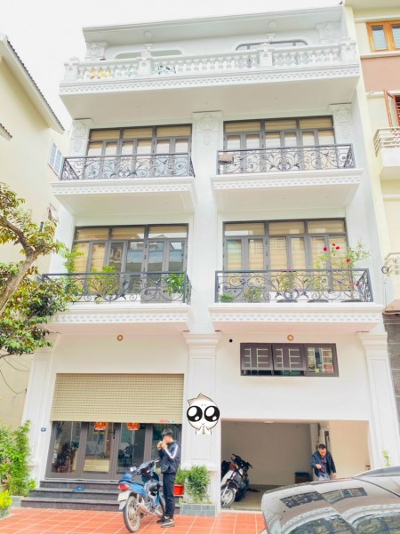 Bán nhà mặt phố Phạm Xuân Huân, TP HD, 4 tầng, 54m2, mt 9m, gara, giá cực tốt