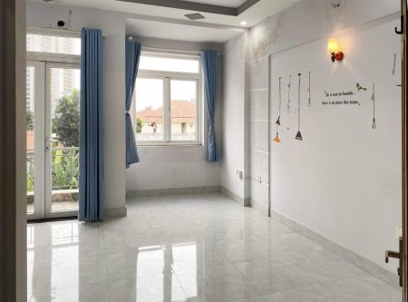 Bán nhà mặt tiền đường Phạm Văn Bạch, Quận Tân Bình dt 102m2, thu 18 triệu/tháng