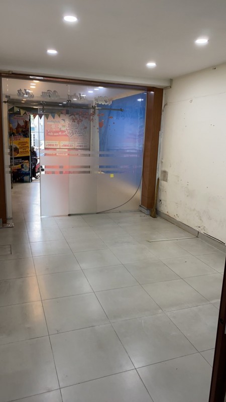 Cho thuê nhà nguyên căn mặt tiền đường Đinh Tiên Hoàng 4*18 5 tầng gía rẻ hơn thị trường 15%