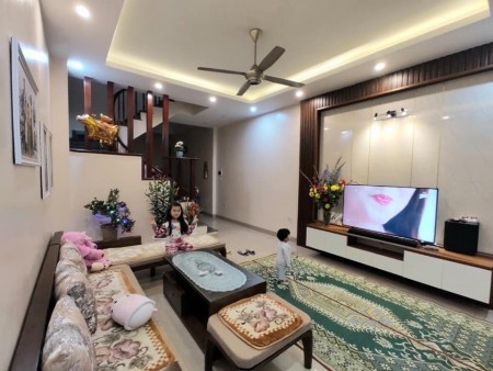 Bán nhà Cổ Nhuế gần hồ công viên trường chợ siêu thị 68m 6.6 tỷ