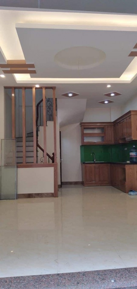 bán nhà khu cầu giấy, oto 3m. Nhà đẹp long lanh. Gần hồ 3.85 tỷ