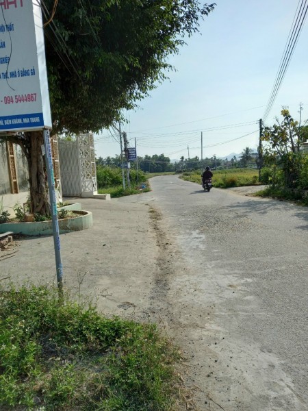 BÁN LÔ ĐẤT 2 MẶT TIỀN ĐƯỜNG HƯƠNG LỘ 45 GIÁ TỐT. TIỆN ĐẦU TƯ, KINH DOANH MUA BÁN