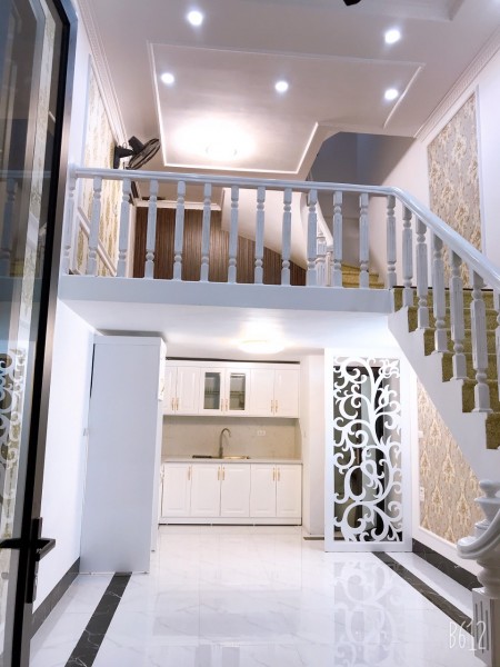 Bán nhà đẹp ở luôn ngõ 97 Thái Thịnh lô góc 4 tầng giá 3,3 tỷ. LH 0912442669