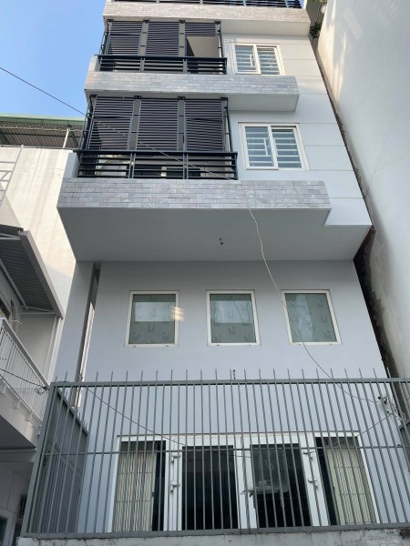 Bán gấp nhà hẻm xe tải Lê Trực, Bình Thạnh, nhà mới hàng hot giá tốt, 46m2, 5 tầng, ngay mặt tiền