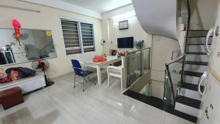 CẢM HỘI NHÀ ĐẸP Ở NGAY NỘI THẤT XỊN XÒ TẶNG 100% NGÕ XE BA GÁC NHỈNH 4 TỶ