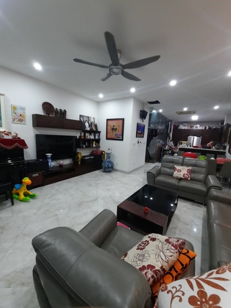 Nhà Hoàng Mai, Ô Tô Đỗ Cửa, Ở Ngay, 52m2, 5 Tầng, Giá 4,4 Tỷ.