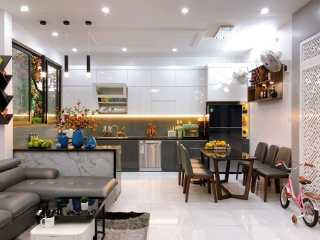 Bán nhà Cổ Nhuế, 31m2 x 4.5tầng, lô góc, 2 mặt thoáng, MTx5.5m, ô tô 10m, kinh doanh, chỉ 3.25 tỷ