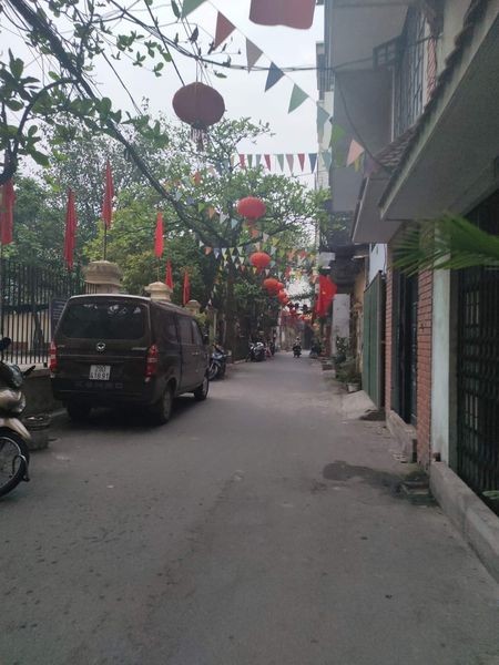 HÀNG HIẾM GARA Ô TÔ LÔ GÓC NHÀ ĐẸP NGÕ THÔNG dt 52m giá 5.55 tỷ
