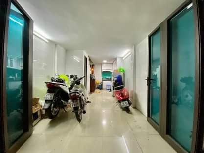 BÁN NHÀ LÒ ĐÚC 30M2 5 TẦNG 3.3 TỶ Ô TÔ TRÁNH CÁCH 10M 3 NGỦ Ở LUÔN