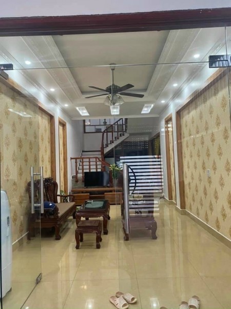 Cần bán nhà phố An Ninh, TP HD 3 tầng, 94.4m2, 4 ngủ, có sân cổng gara, chỉ 2 tỷ 750 tr