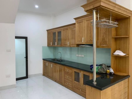 Bán nhà mới xây, Ba Đình 47m2*5 tầng, MT 4m giá 6.1 tỷ