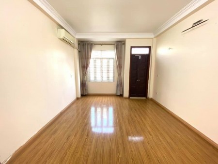 Lĩnh Nam Nhà 5 Tầng Ở Luôn Full Nội Thất Hoàng Mai