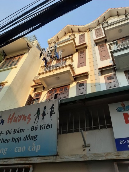 Cho thuê nhà 4 tầng Hà Nội giá 8 triệu Phố Phú Thượng, Tây Hồ, Hà Nội
