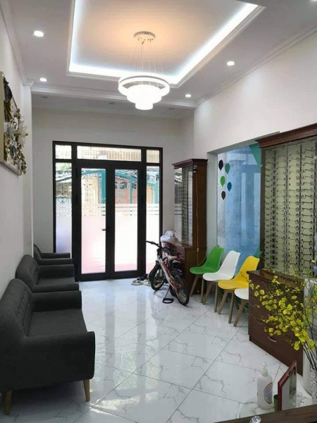 HOT!!! Bán nhà Lê Văn Sỹ-Tân Bình, 3 Tầng, Hẻm đẹp, Giá tốt.