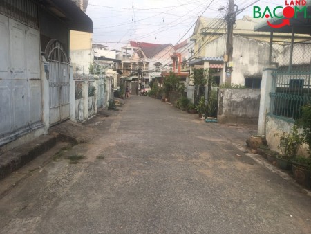 Nhà Tam Hòa 154m2 sổ riêng thổ cư, đường 2 xe hơi tránh nhau, gần giáo xứ Trinh Vương