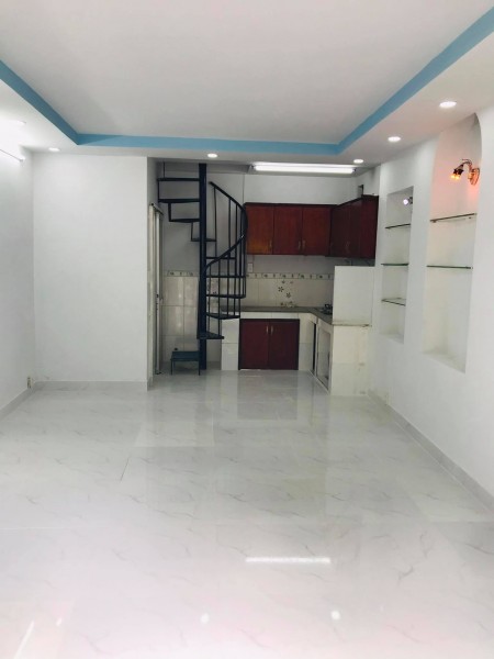 Bán nhà gấp HXH Thích Quảng Đức,1 trệt 1 lầu BTCT,25m2, ngang 4m chỉ 2ty250