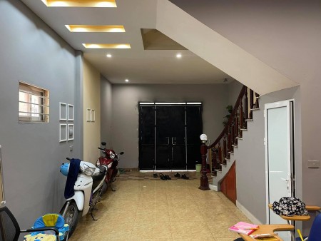 CẦN TIỀN BÁN GẤP NHÀ ĐỊNH CÔNG SIÊU ĐẸP, SIÊU RỘNG, SIÊU RẺ