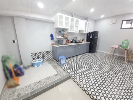 Nhà nguyên căn diện tích 4*27m, 2 lầu đúc BTCT, mặt tiền Phạm Thế Hiển P7 Quận 8