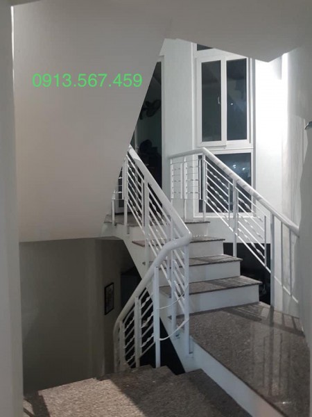 Bán gấp nhà TT PHƯỜNG LONG BIÊN Giảm hẳn 120 triệu Giá mới cho Nhà đầu 3.78 tỷ