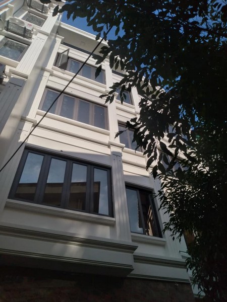 Bán nhà Dương Quảng Hàm 40m2, 5 tầng, 5.7 tỷ. Lô Góc , Văn Phòng, Ô Tô Vào Nhà . Đẹp