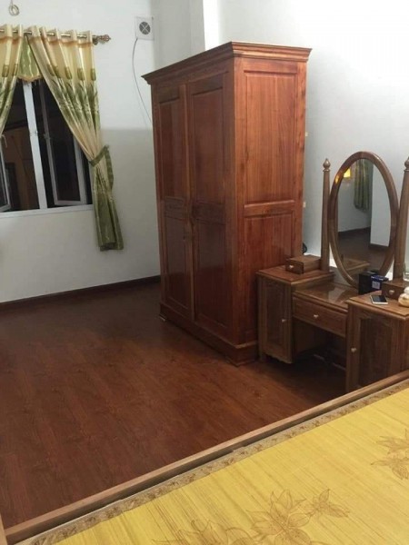 Cần Bán nhanh nhà Ngọc lâm, khu chợ và Bx gia lâm. 21/28T2 Mặt tiền 4.9M giá 2.35 tỷ
