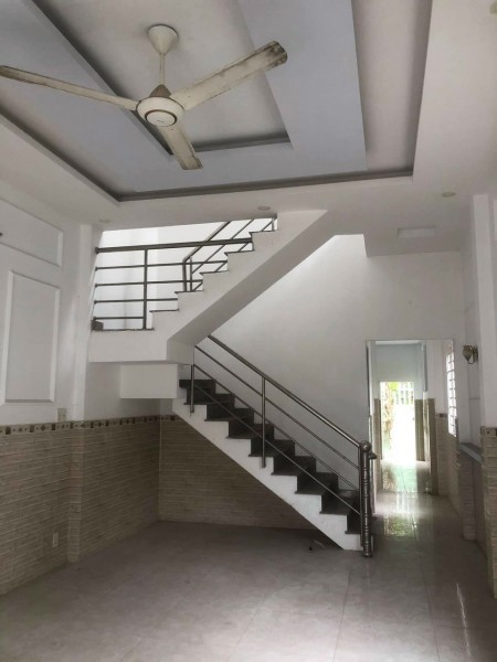 Bán nhà ngay mặt tiền đường Song Hành 90m2 nhà đang kinh doanh do dịch nên chủ nhà cần bán gấp giá 1ty 2