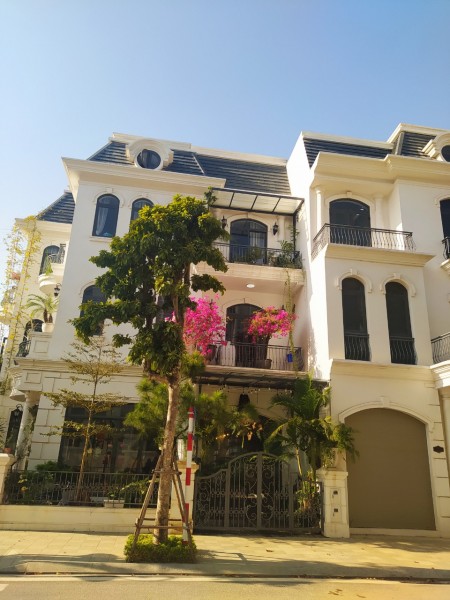 Bán căn biệt thự vị trí đẹp nhất phân khu Hoa Hồng Vinhome Star City Thanh Hóa