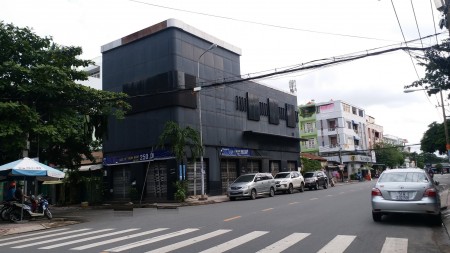 Nhà 2 MT Đường Trịnh Đình Trọng. DT: 120m2 + 3L - Nhà đẹp kd