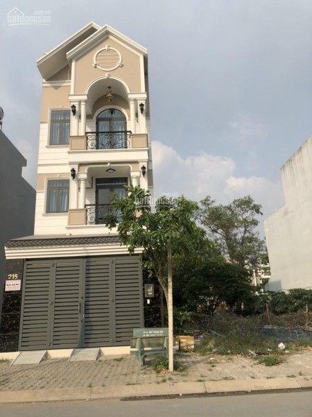 Cần bán nhà mới xây ngay KCN Hải Sơn- Đức Hòa ,Giáp Bình Chánh , Đã có sổ, giá : 1tỷ500